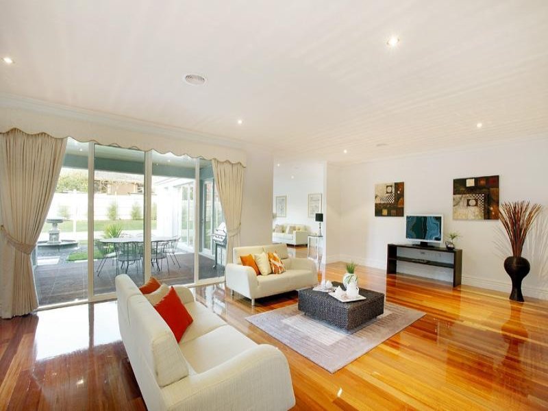 2 Hamilton Street, Balwyn image 6