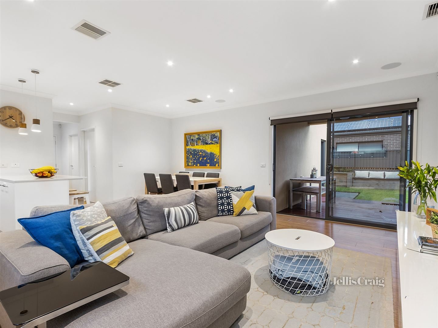 2 Hammersmith Way, Cranbourne East image 3