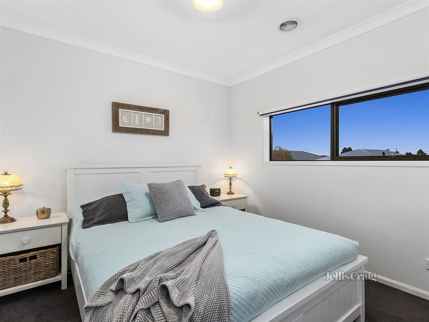 2 Hammersmith Way, Cranbourne East image 8