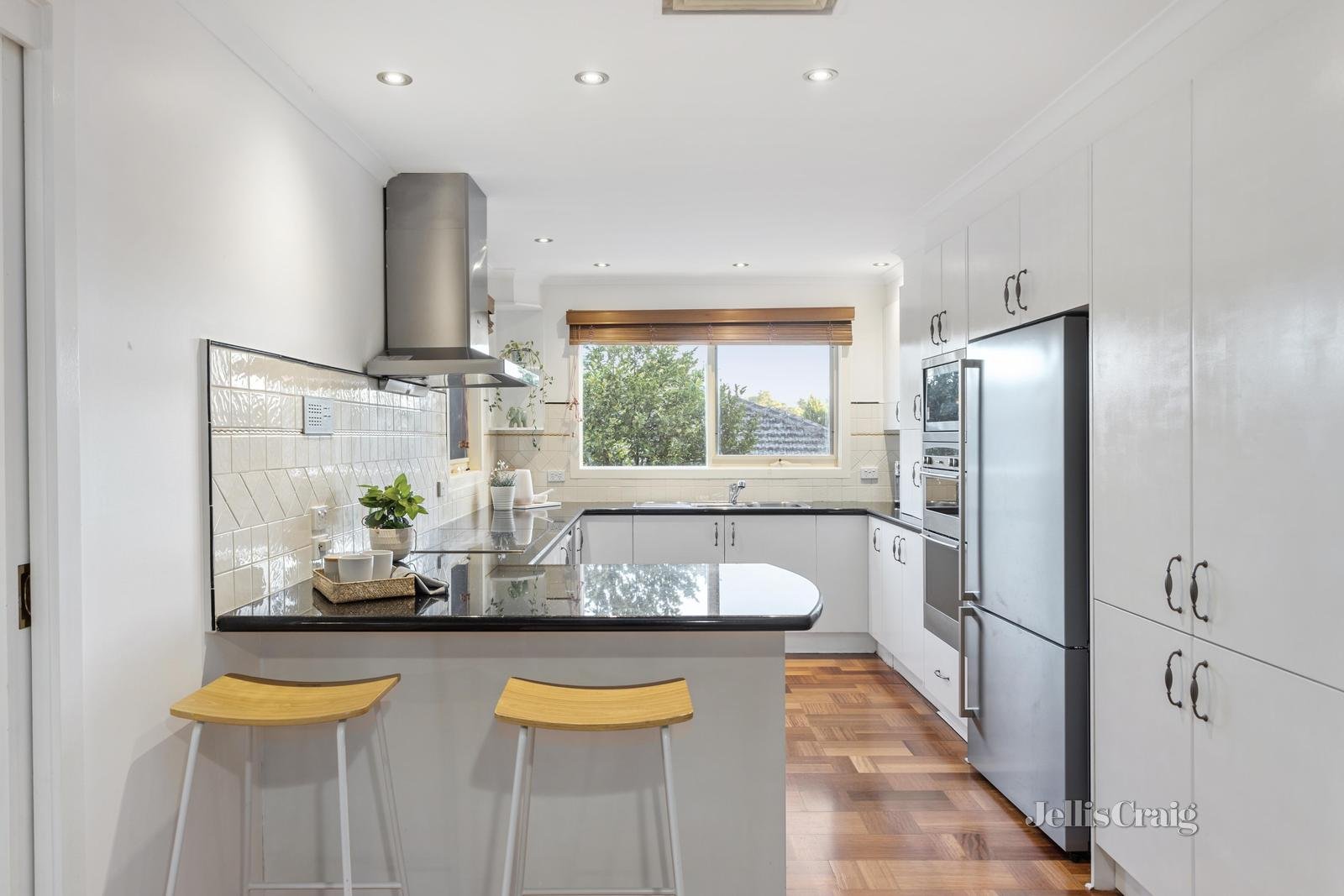 2 Hampden Court, Templestowe image 3