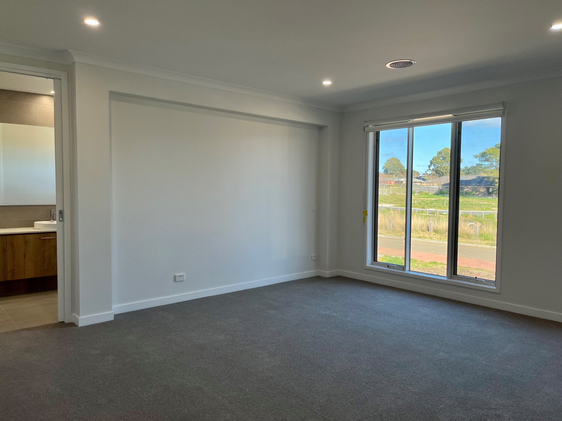 Property Gallery Thumbnail 6
