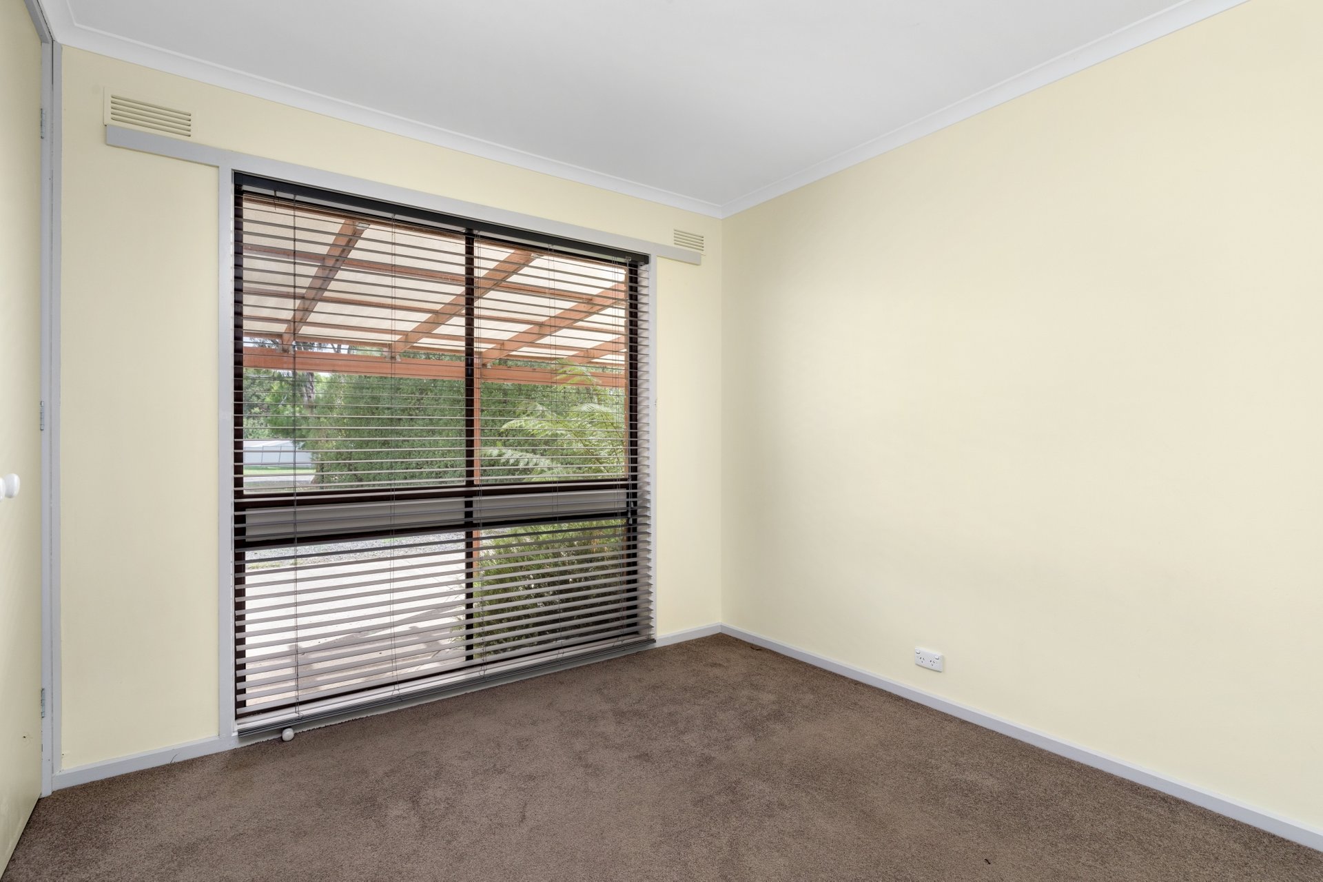 Property Gallery Thumbnail 7