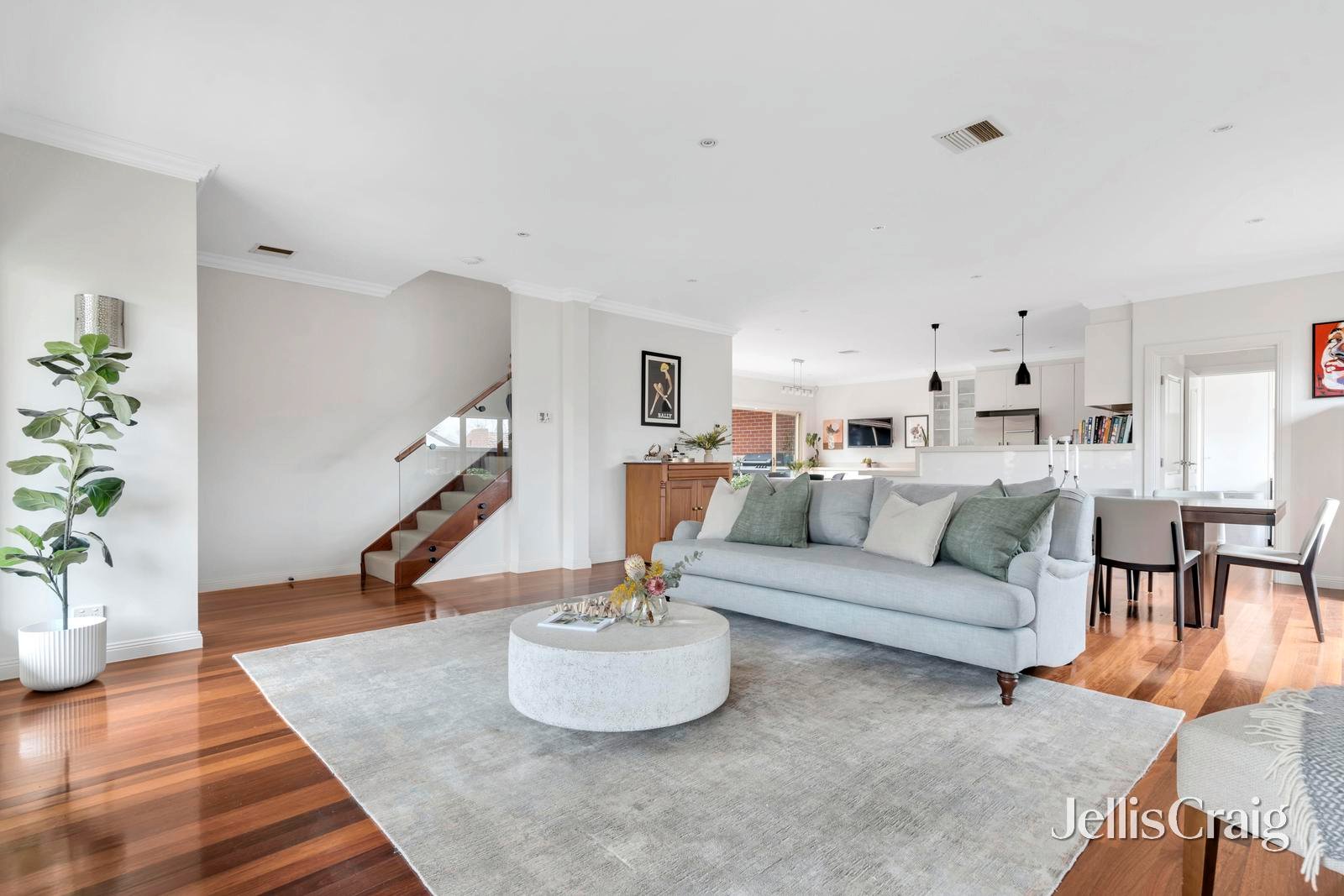 2 Heliopolis Street, Pascoe Vale South image 3
