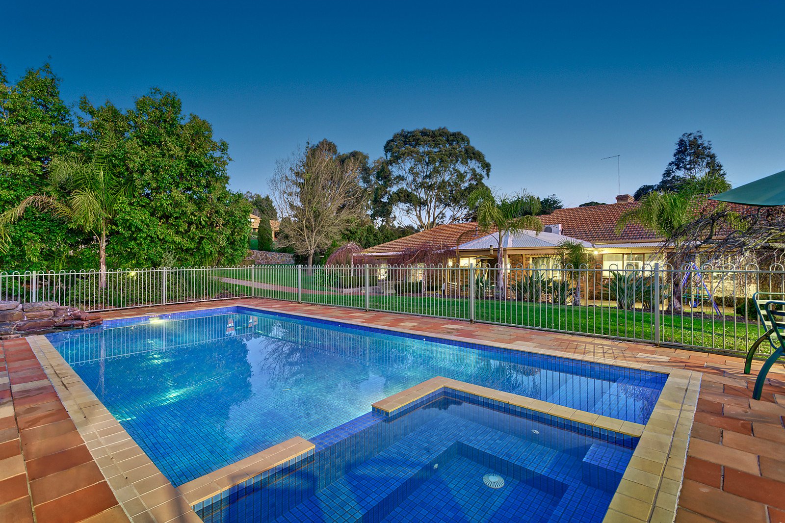 2 Hermann Court, Templestowe image 1