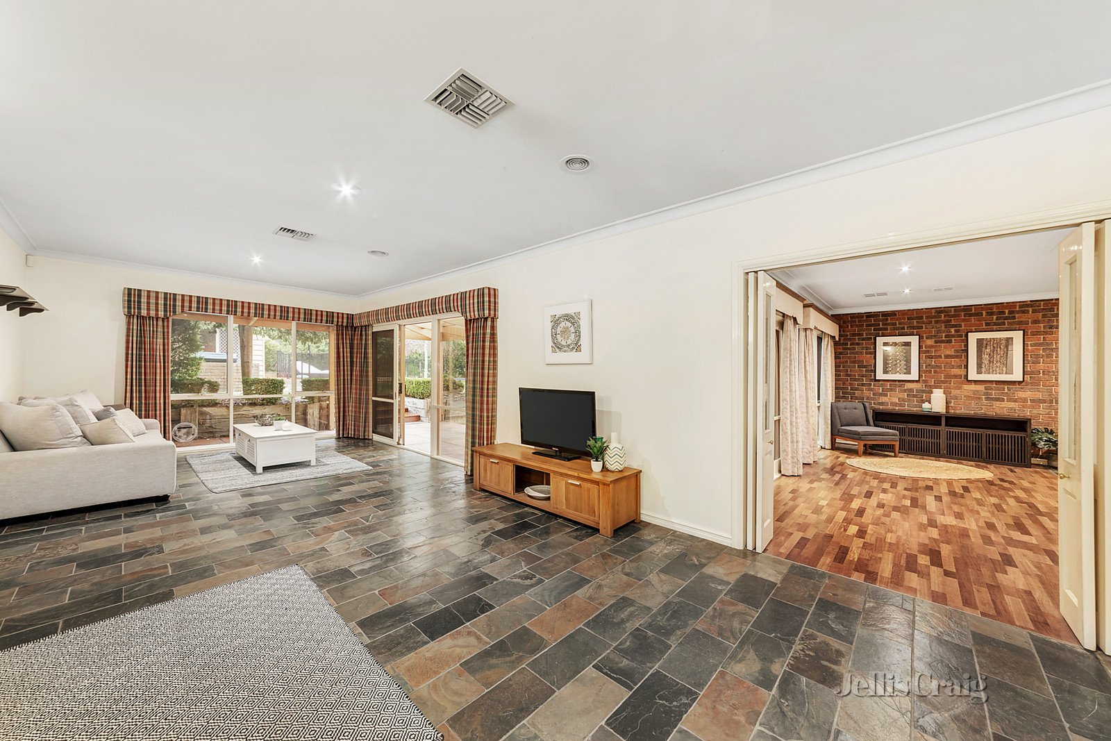 2 Hermann Court, Templestowe image 6