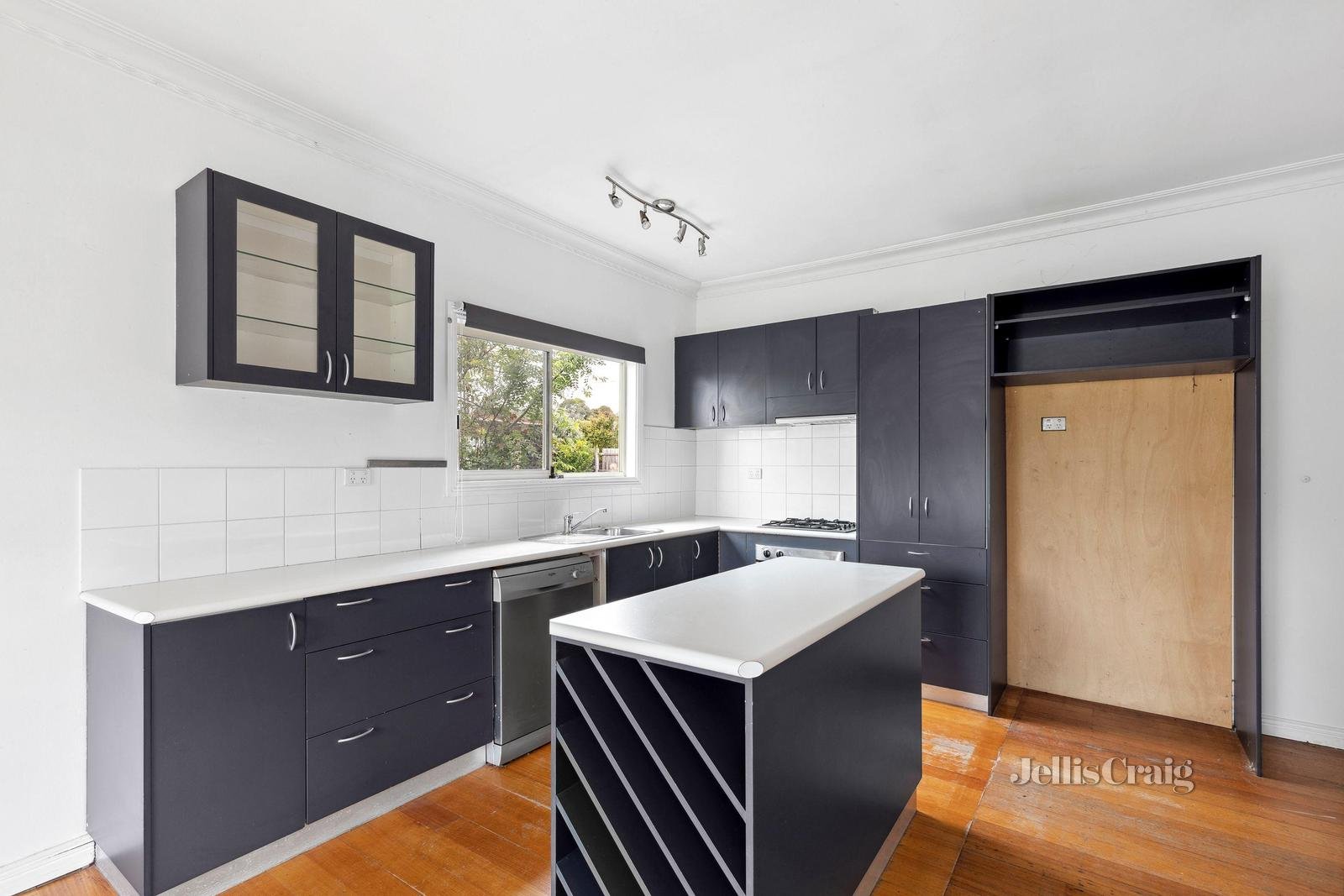 2 Heytesbury Street, Herne Hill image 6