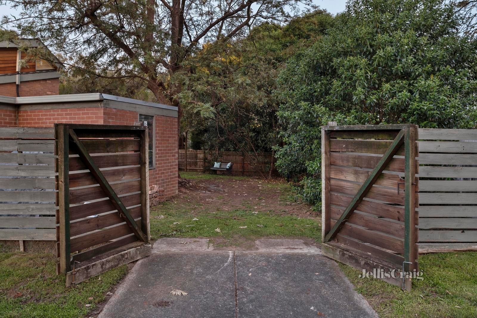 2 Hibiscus Avenue, Briar Hill image 18