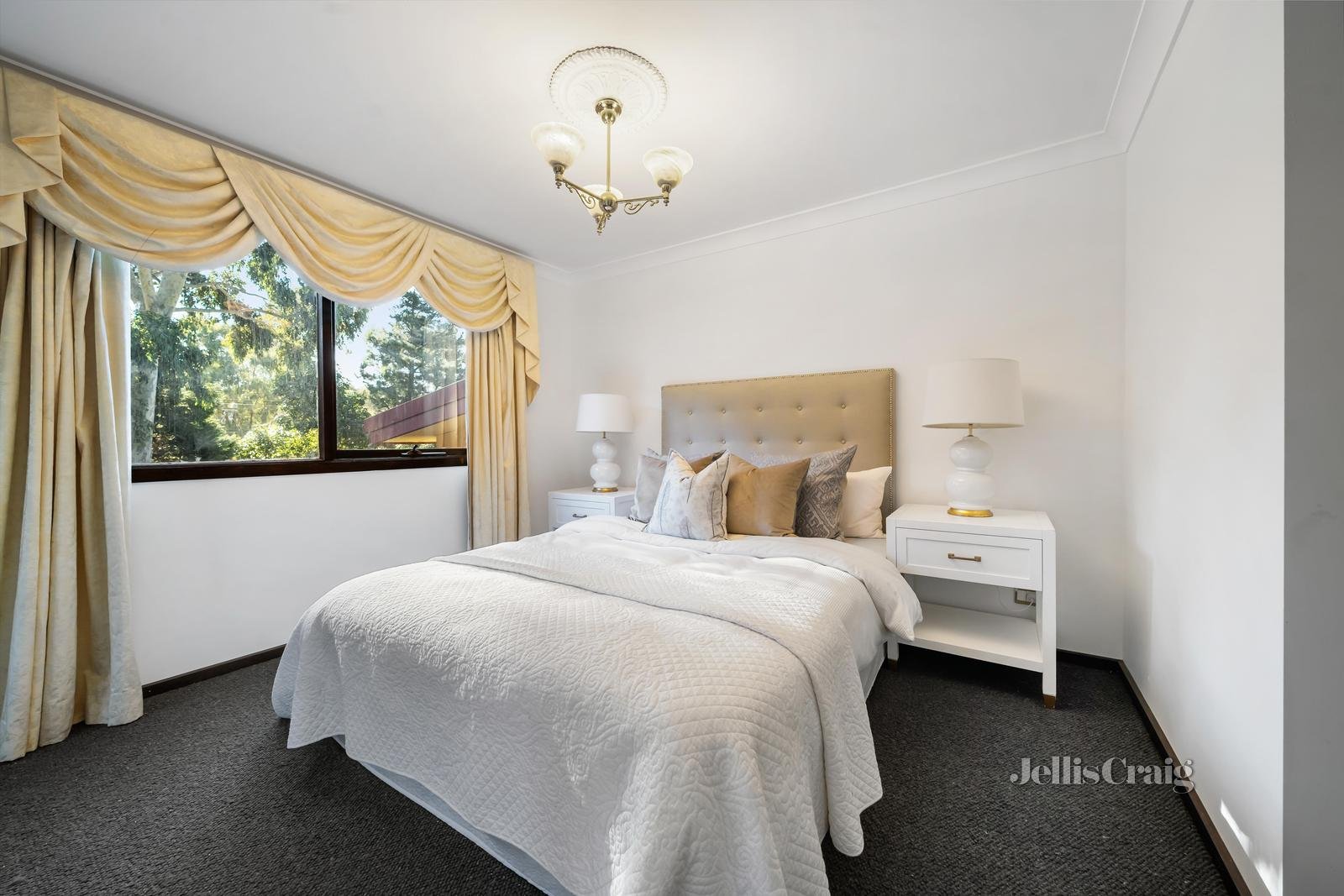 2 Highvale Court, Glen Waverley image 9