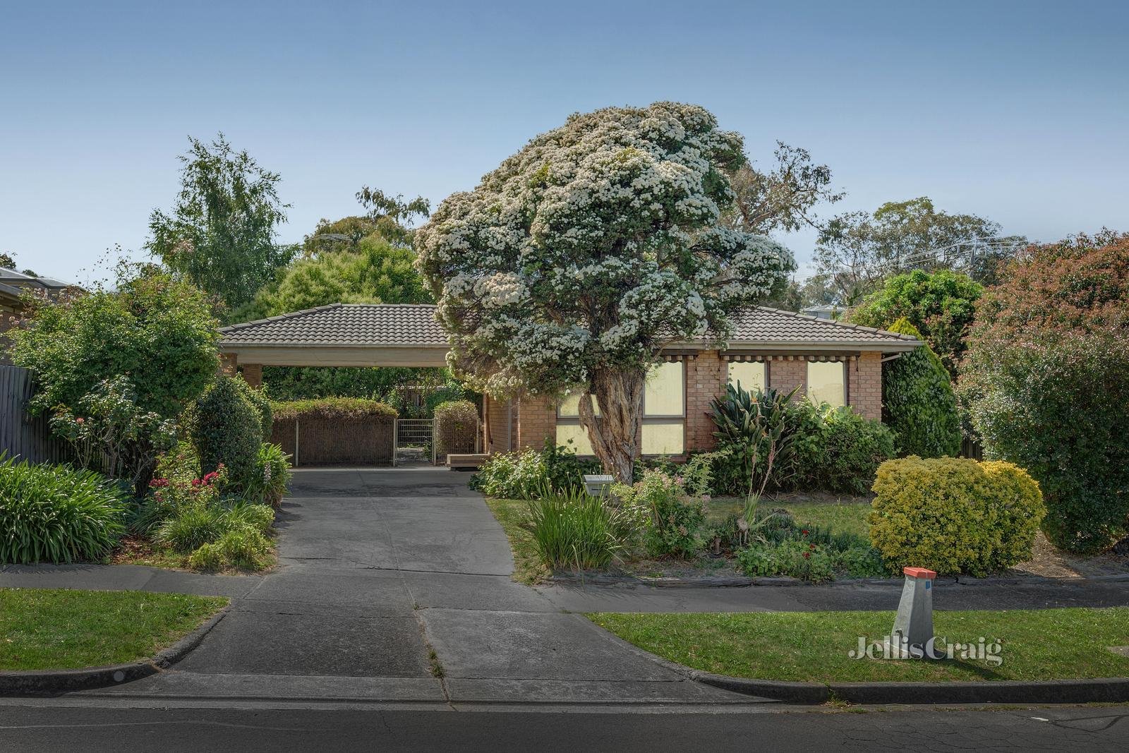 2 Hillingdon Drive, Diamond Creek image 1