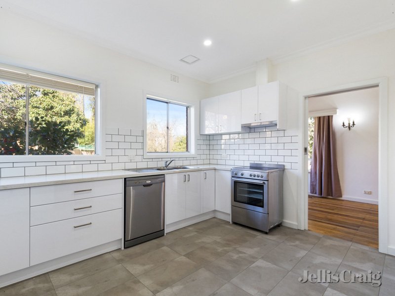 2 Hillview Road, Balwyn North image 2