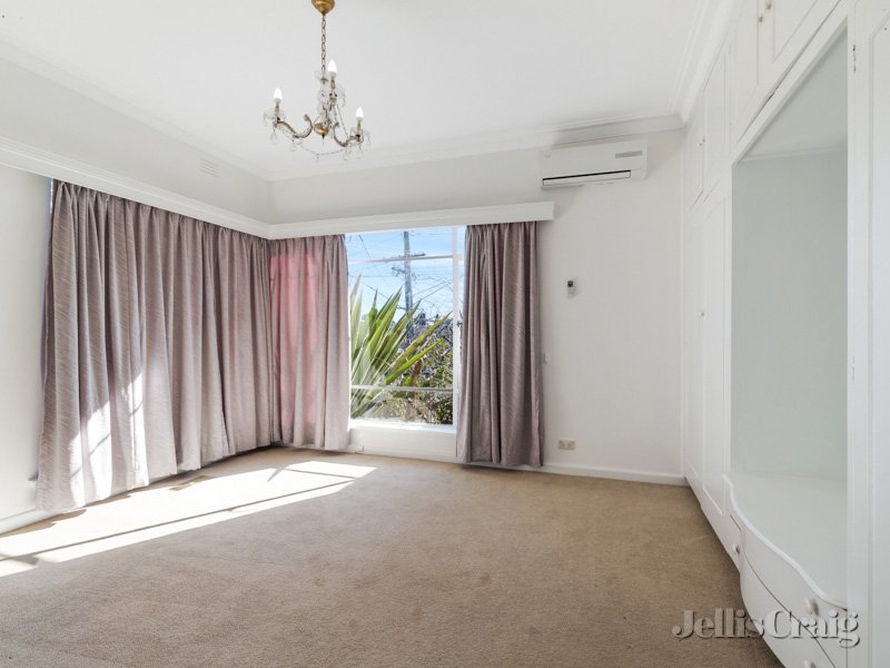 2 Hillview Road, Balwyn North image 3