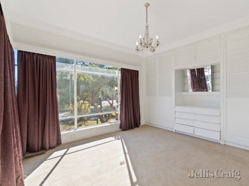 2 Hillview Road, Balwyn North image 4