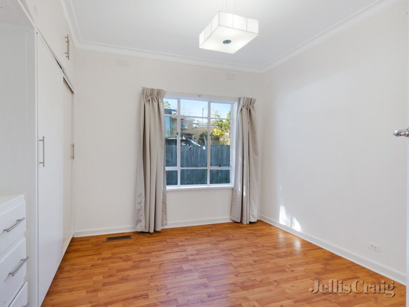 2 Hillview Road, Balwyn North image 5