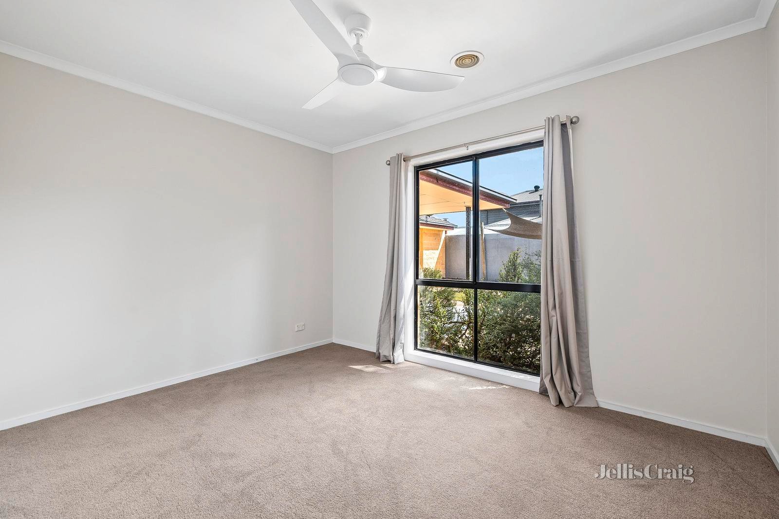 2 Hoiki Drive, Mornington image 8