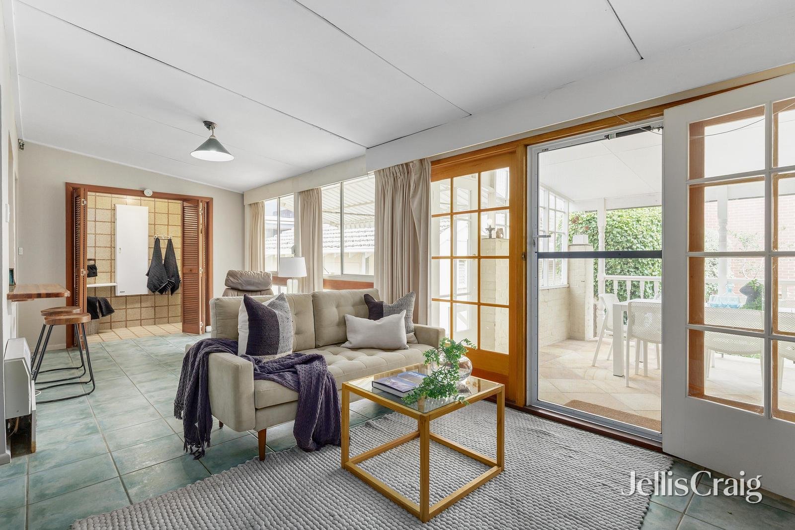 2 Holly Street, Camberwell image 6