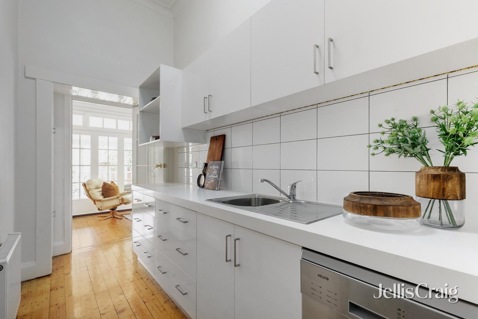 2 Holly Street, Camberwell image 10