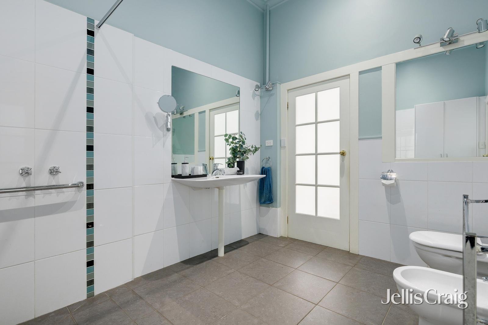 2 Holly Street, Camberwell image 11