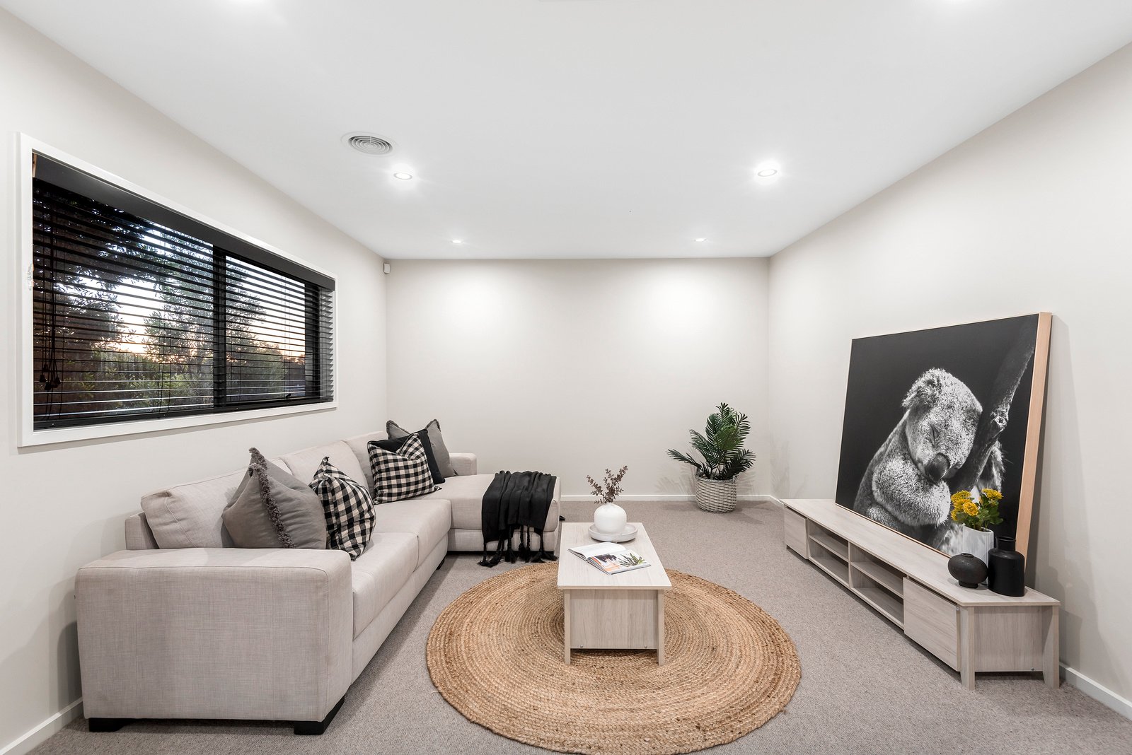 Property Gallery Thumbnail 12