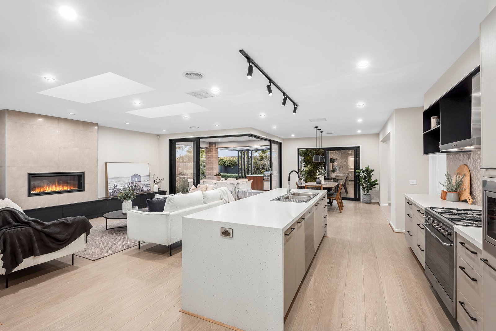 Property Gallery Thumbnail 14