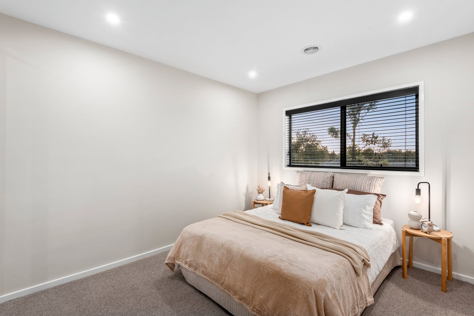 Property Gallery Thumbnail 17