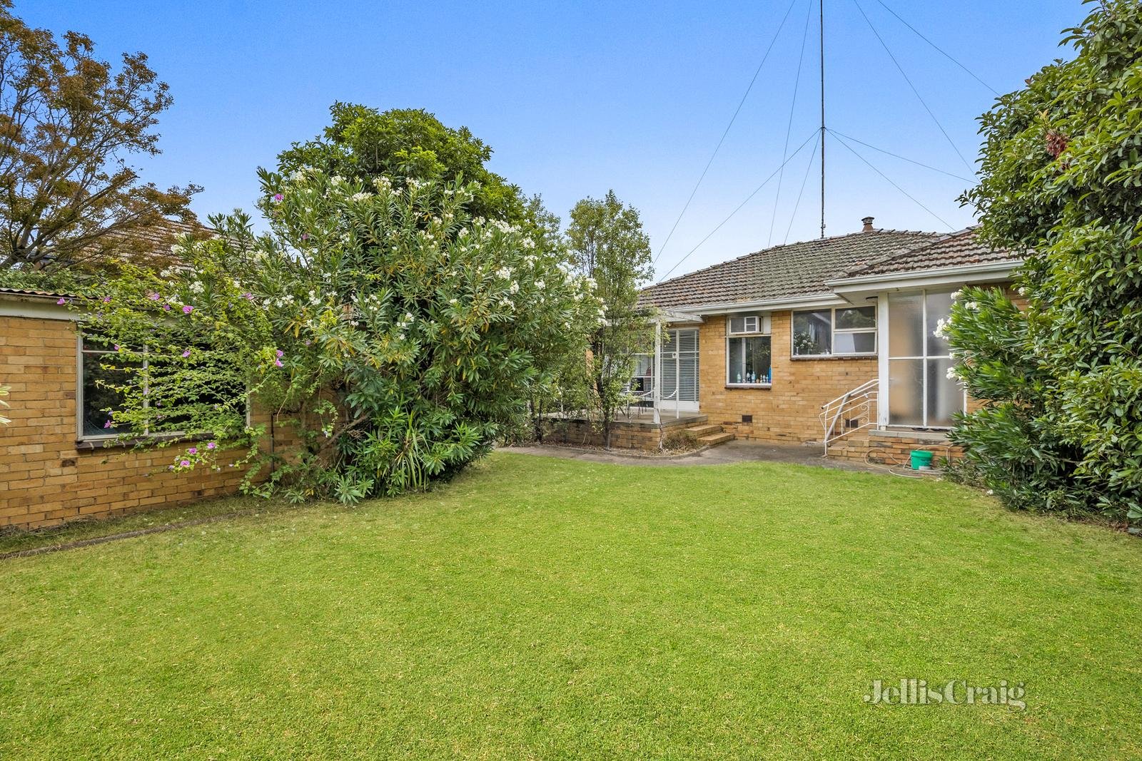 2 Homebush Crescent, Hawthorn East image 7