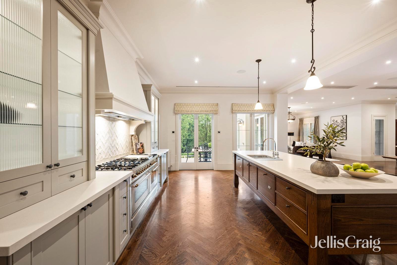 2 Honybun Court, Donvale image 5