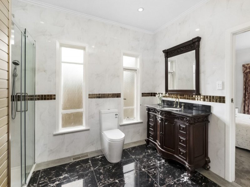 2 Hood Street, Balwyn North image 7