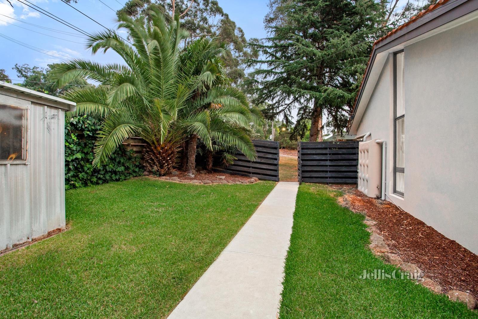 2 Howgate Court, Eltham image 16