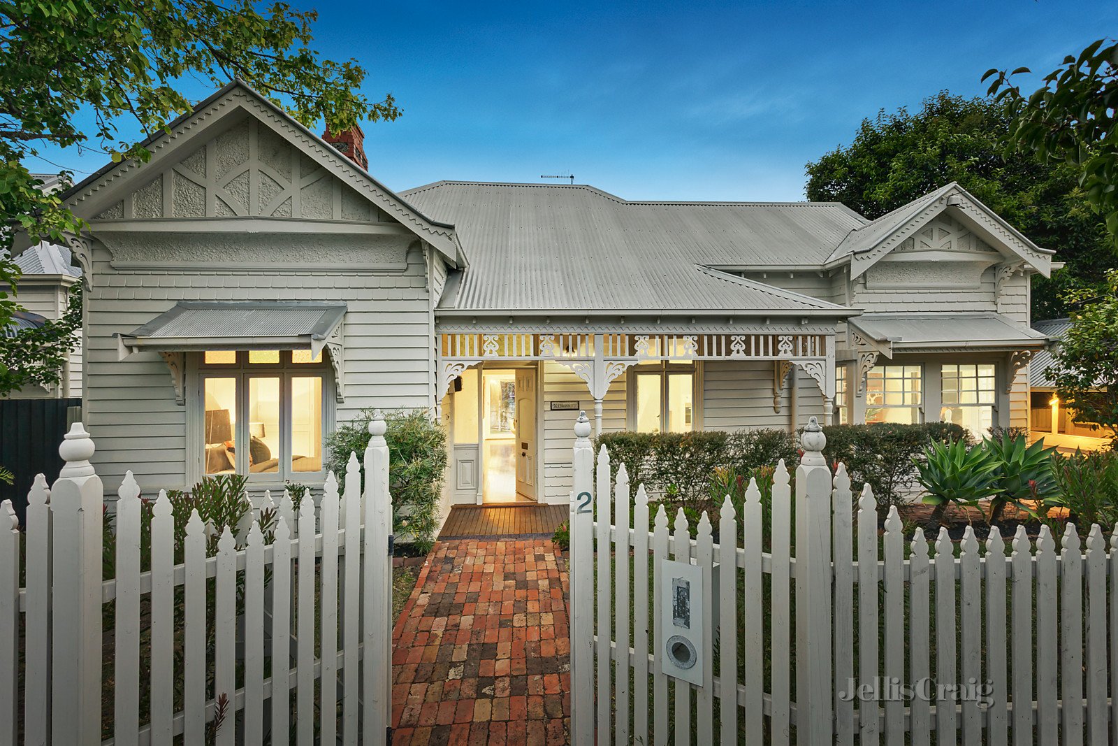 2 Hume Street, Armadale image 1