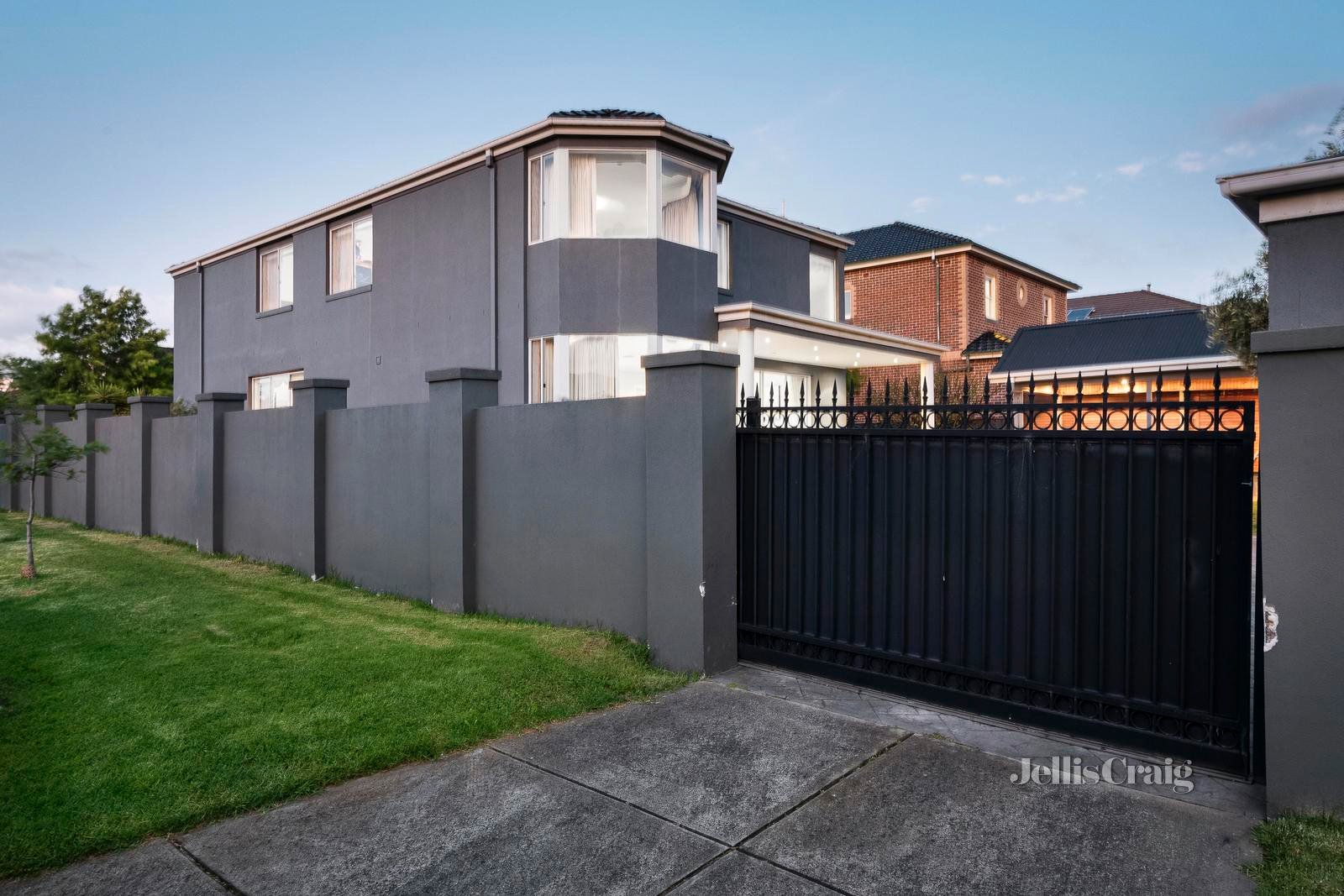 2 Huntingfield Court, Carnegie image 22