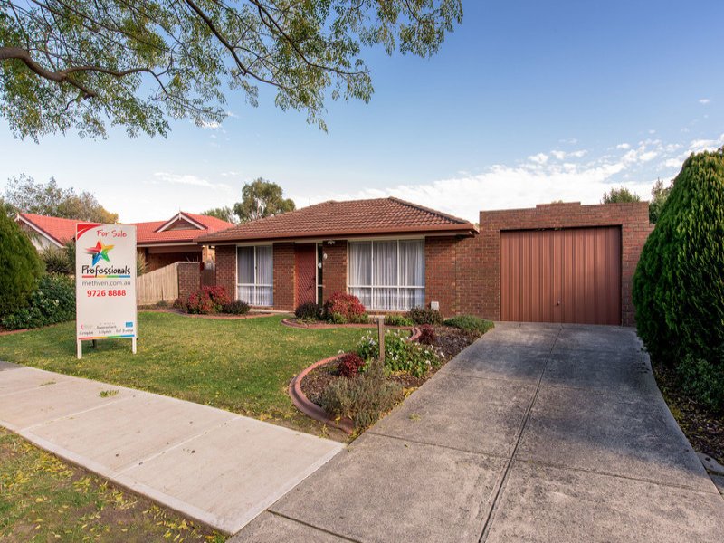 2 Hyde Park Walk, Mooroolbark image 1