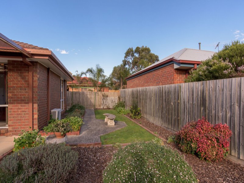 2 Hyde Park Walk, Mooroolbark image 13