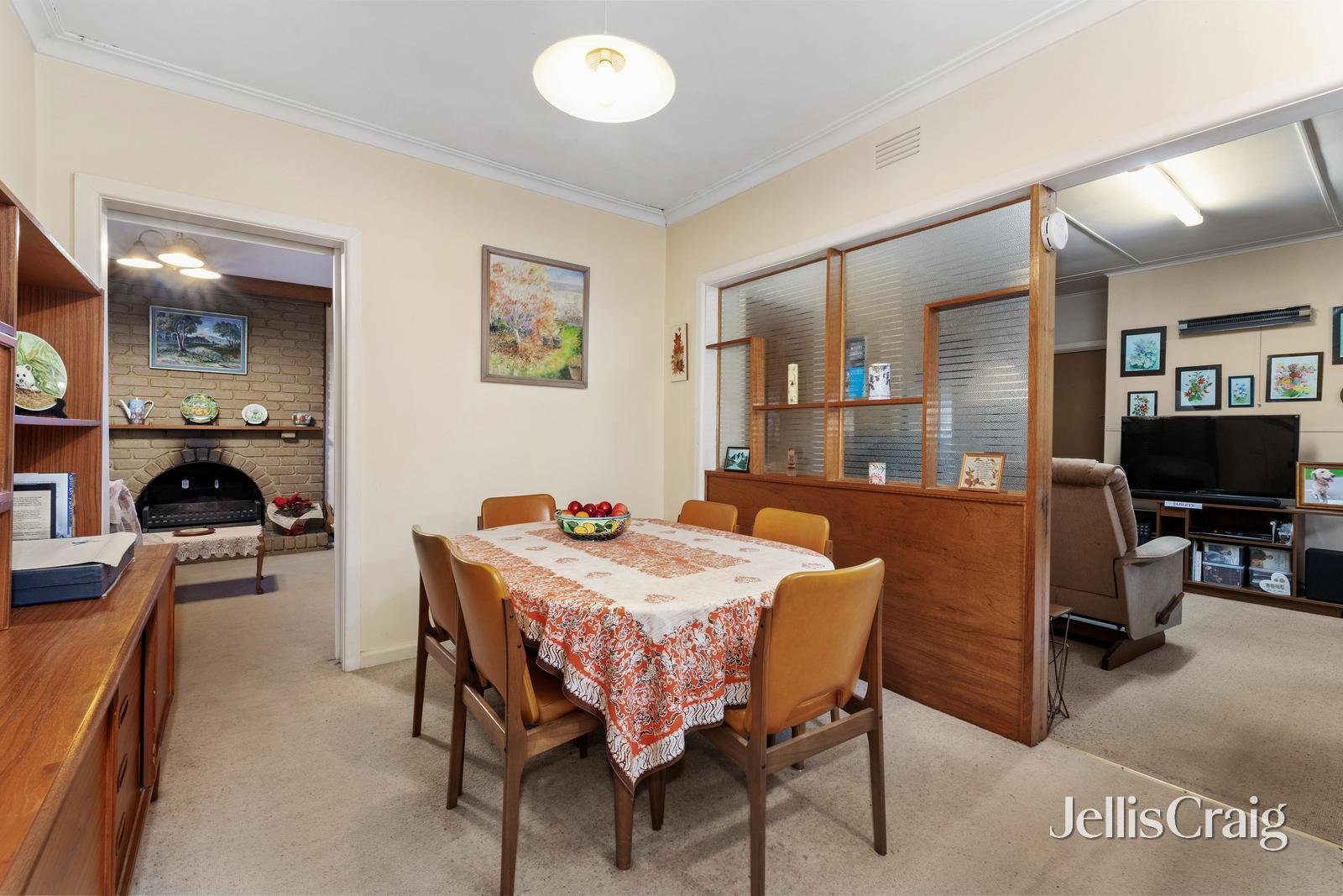 2 Ian Crescent, Mitcham image 3