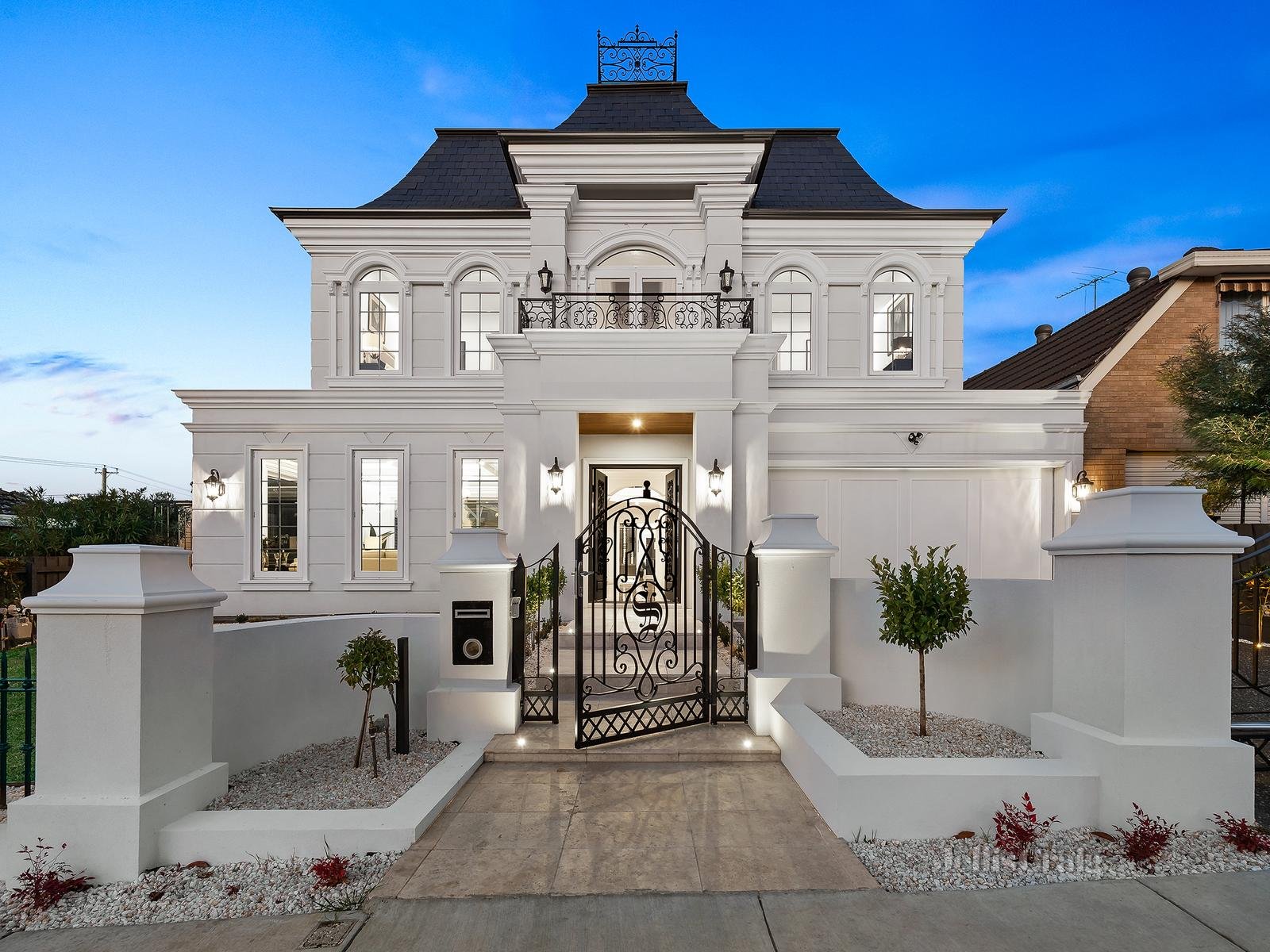 2 Ingleside Crescent, Glen Waverley
- Print Image 1