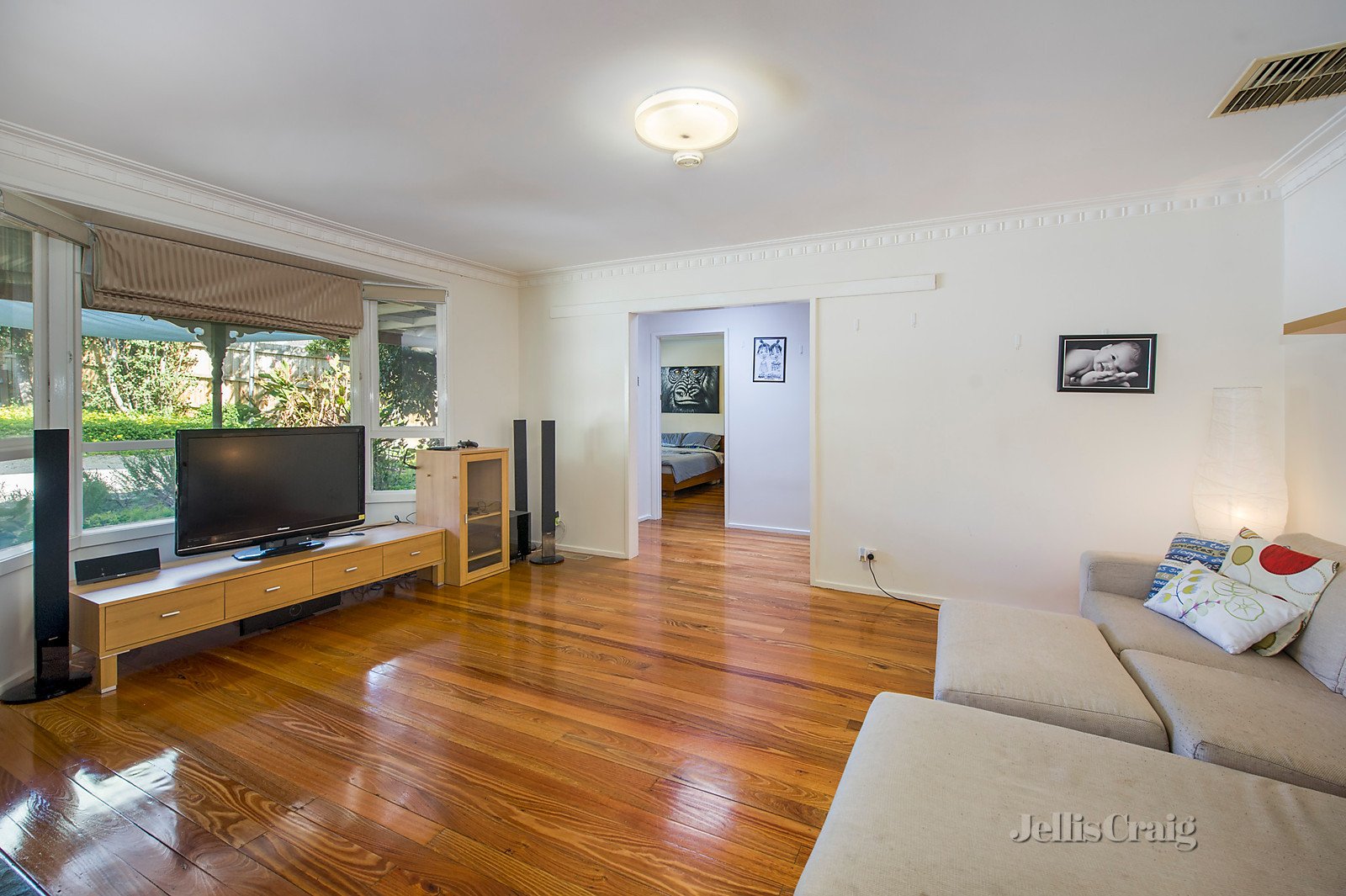 2 Iona Court, Mount Waverley image 6