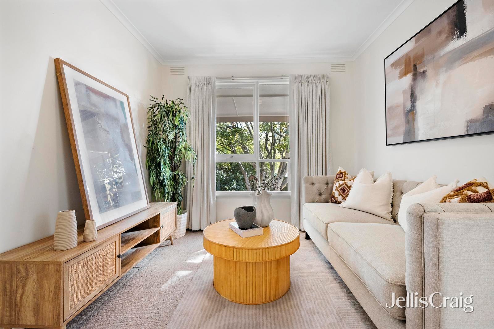 2 Irene Crescent, Mitcham image 2