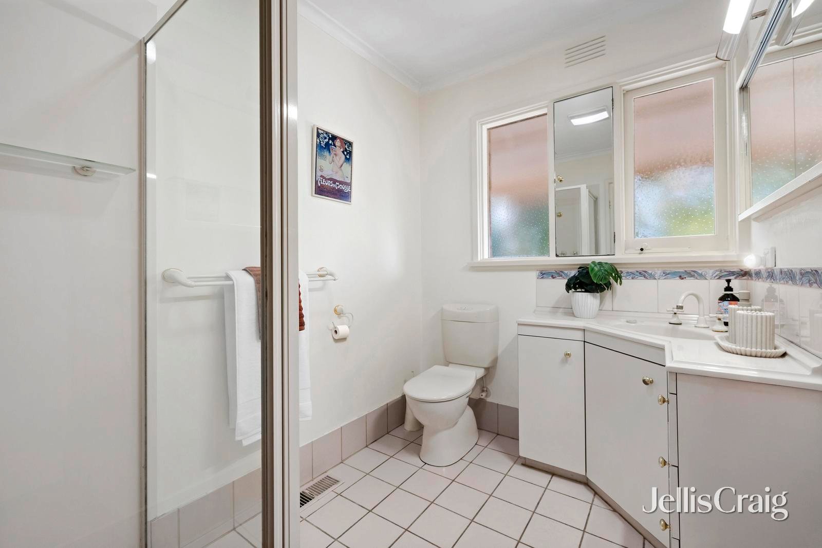 2 Irene Crescent, Mitcham image 7