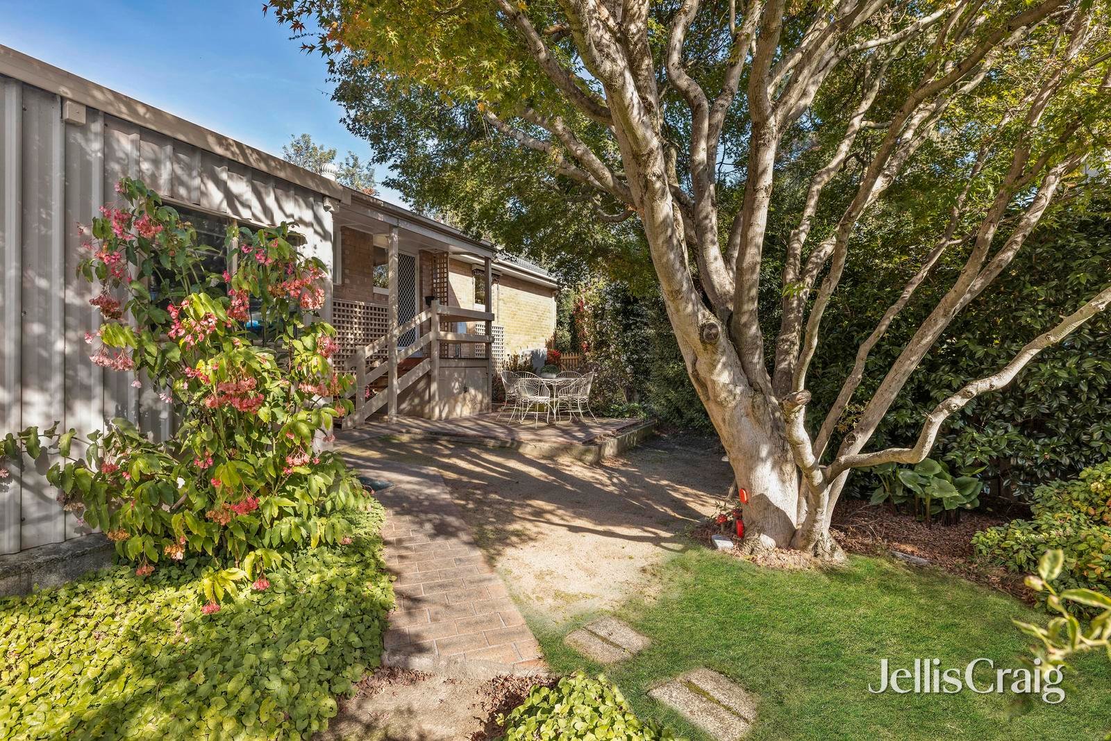 2 Irene Crescent, Mitcham image 10