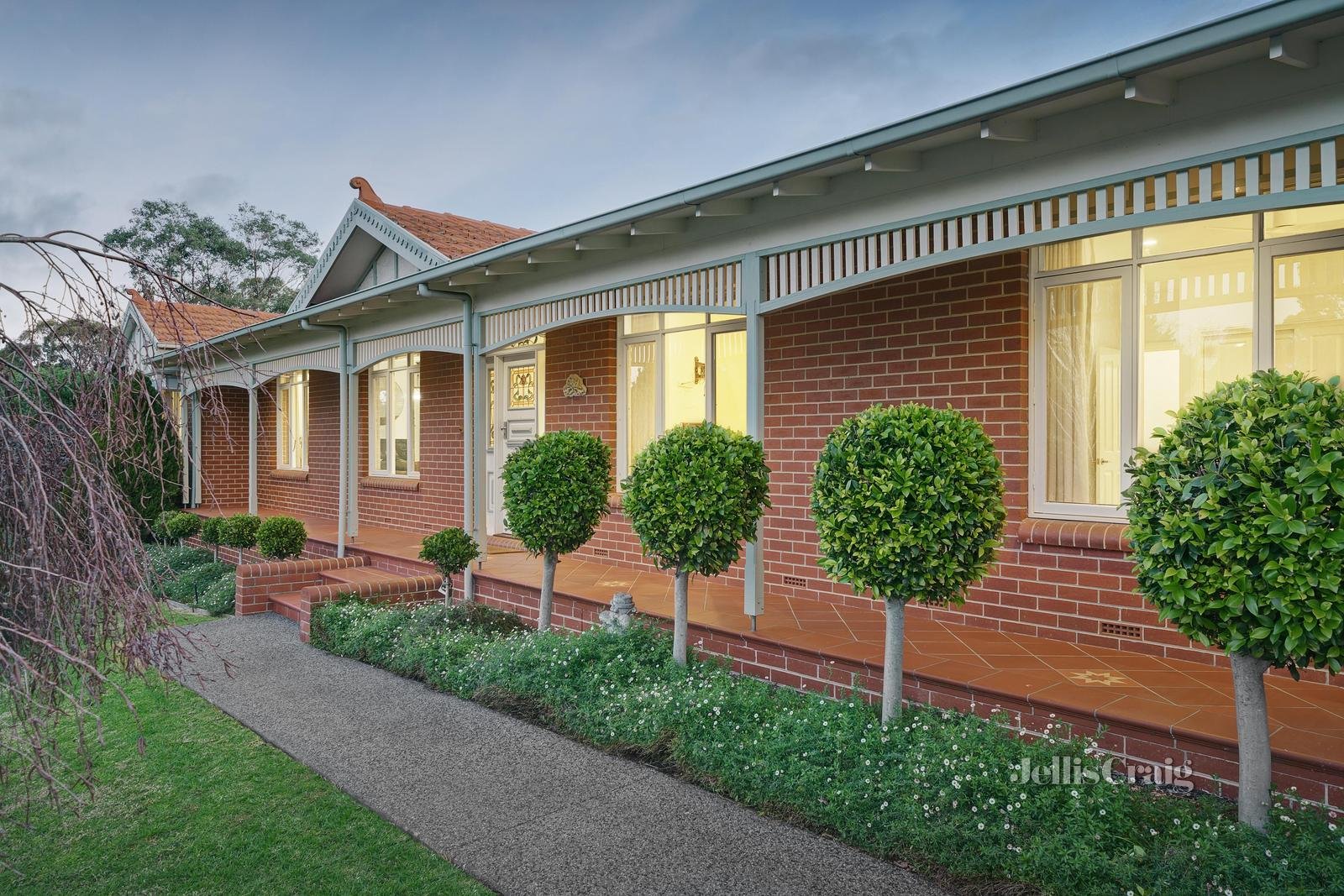 2 James Court, Diamond Creek image 1