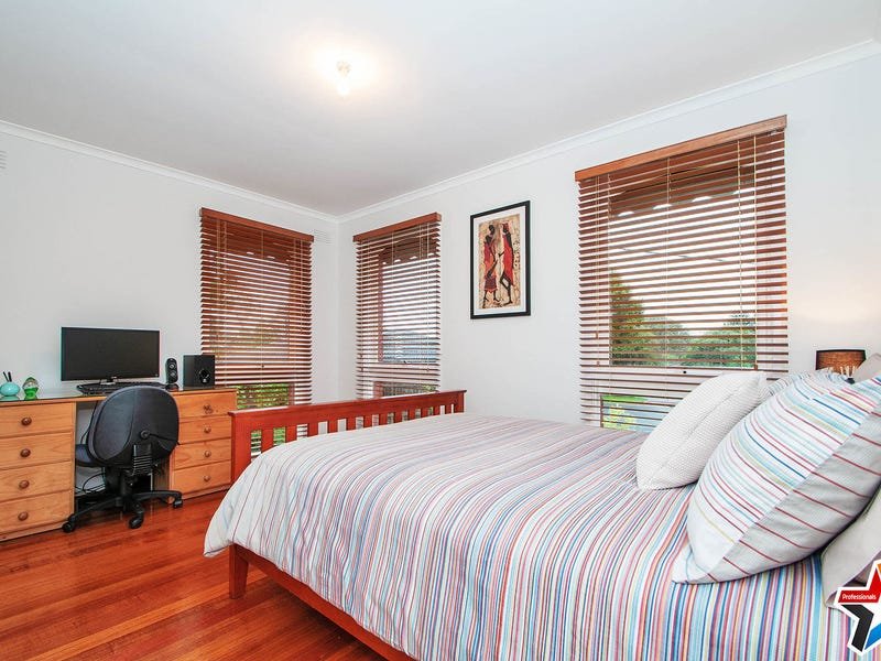 2 Jean Court, Mooroolbark image 7