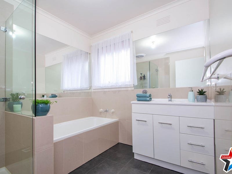 2 Jean Court, Mooroolbark image 8