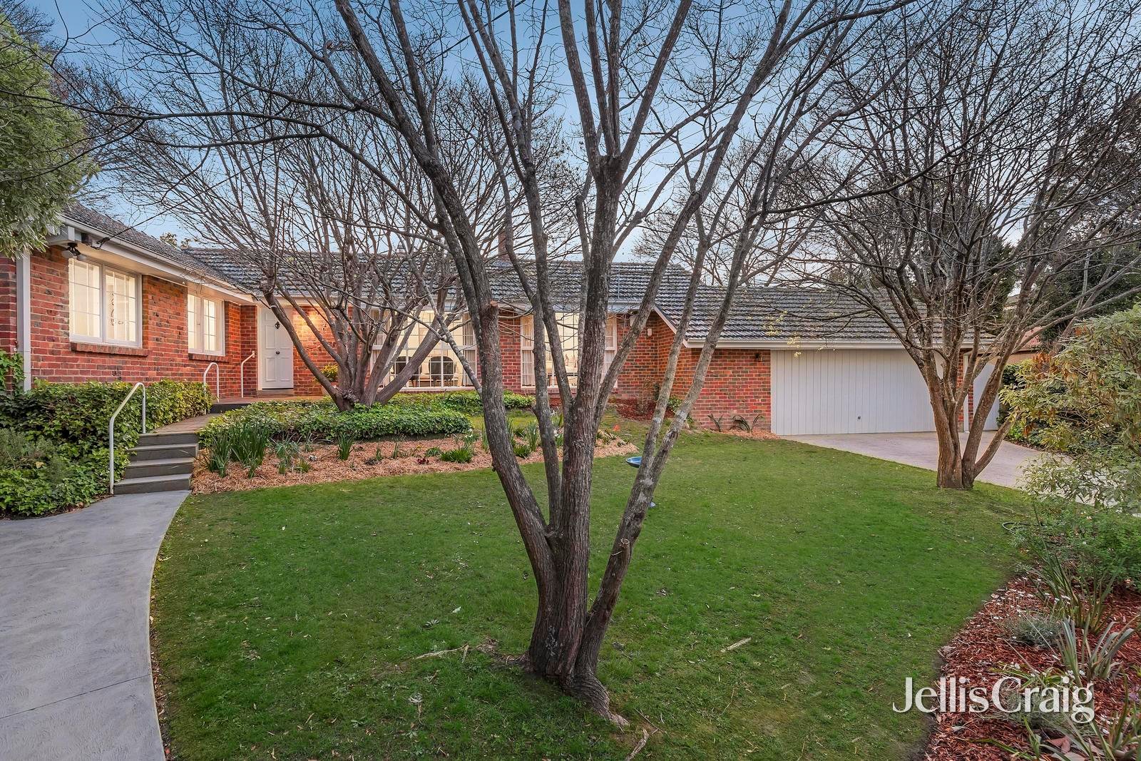 2 Jeanette Court, Ringwood East image 1