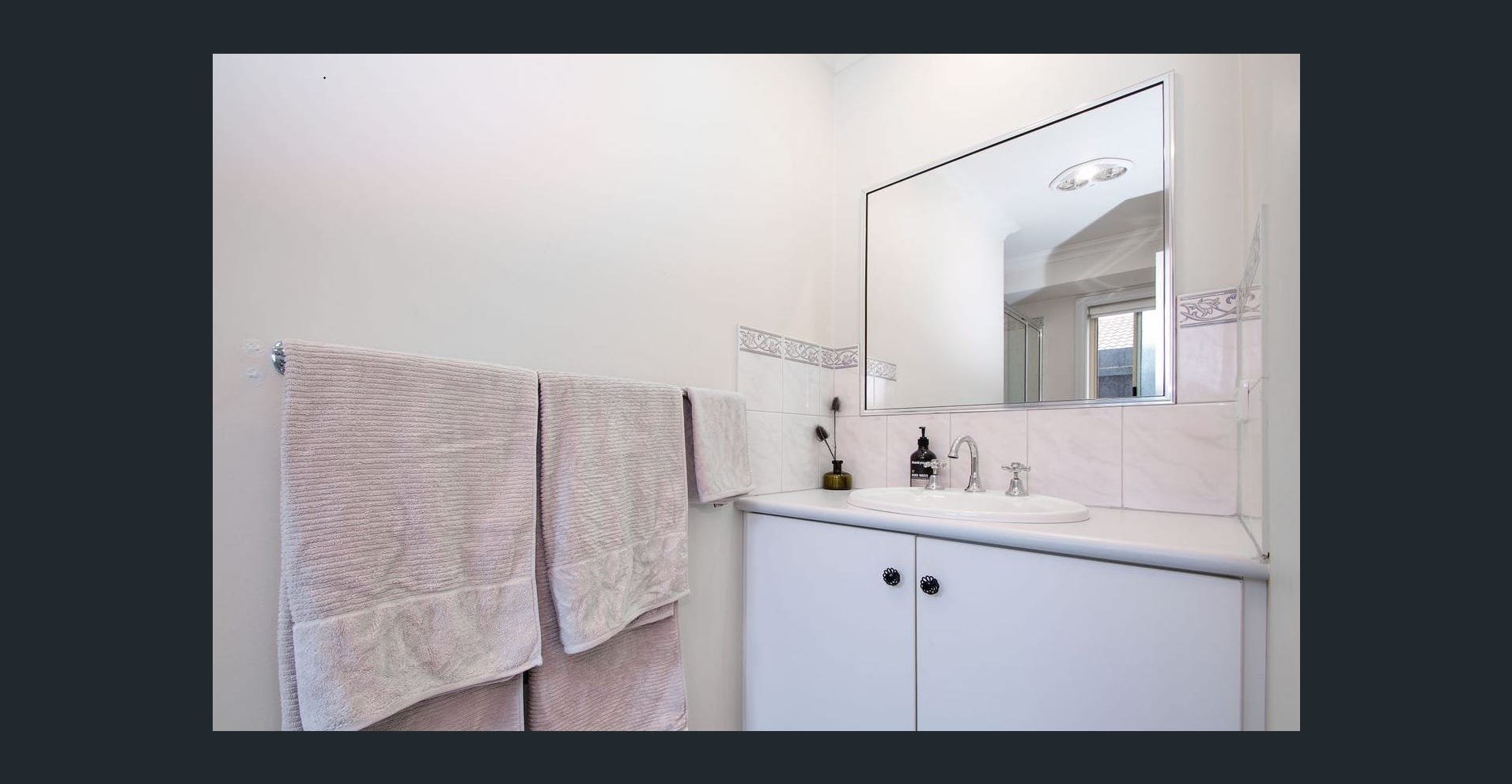 2 Jenkins Lane, Croydon image 7