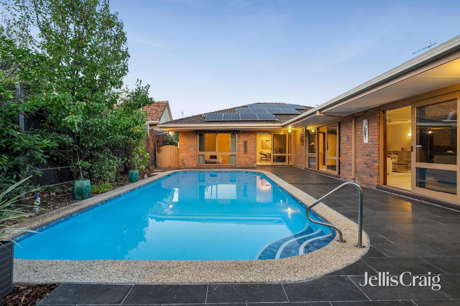 2 Jocelyn Court, Doncaster&nbsp;East image 2