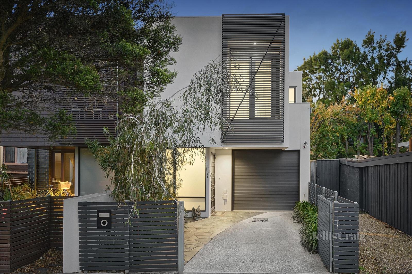 2 John Street, Elwood image 1