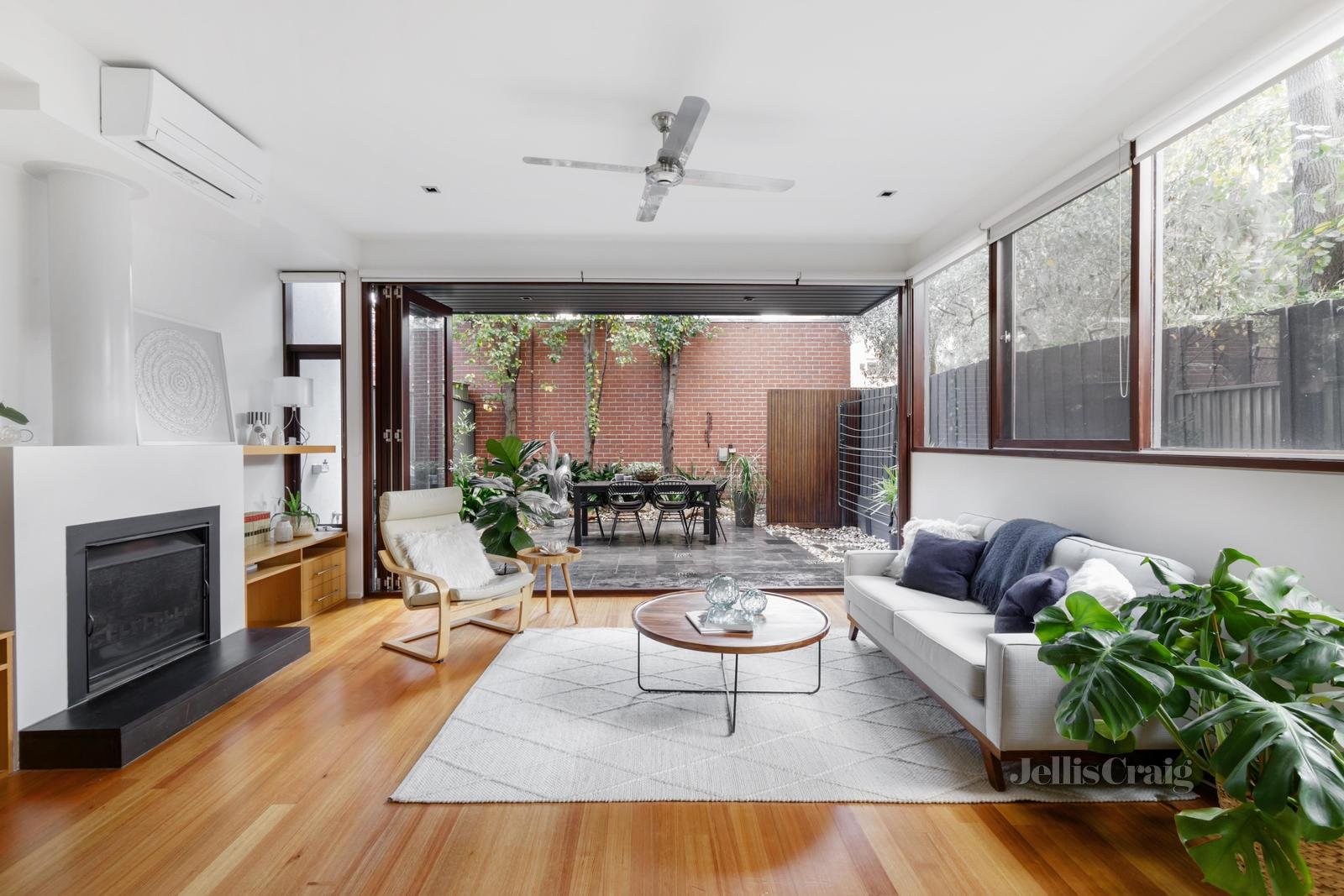 2 John Street, Elwood image 2