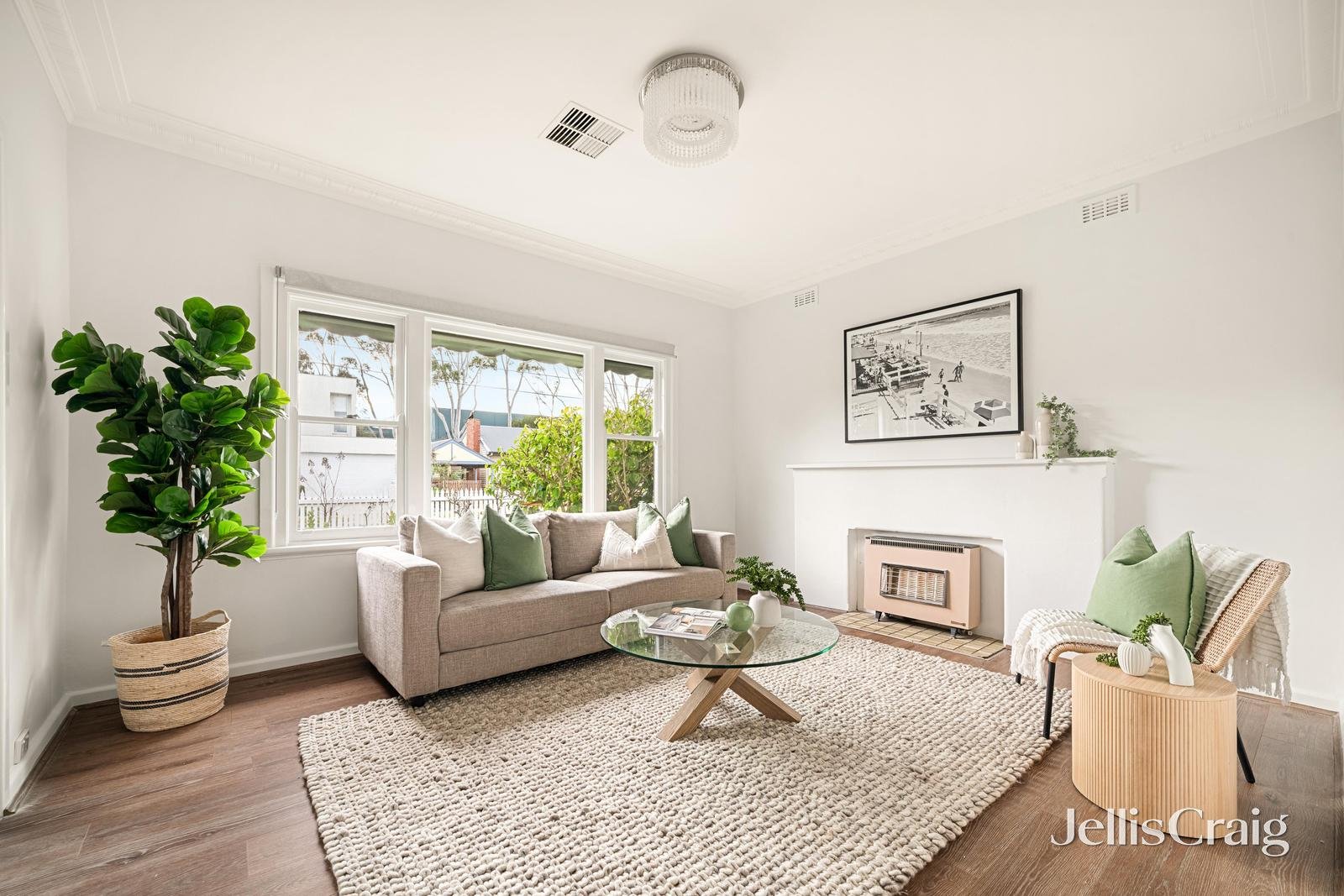 2 Johnston Street, Mentone image 2