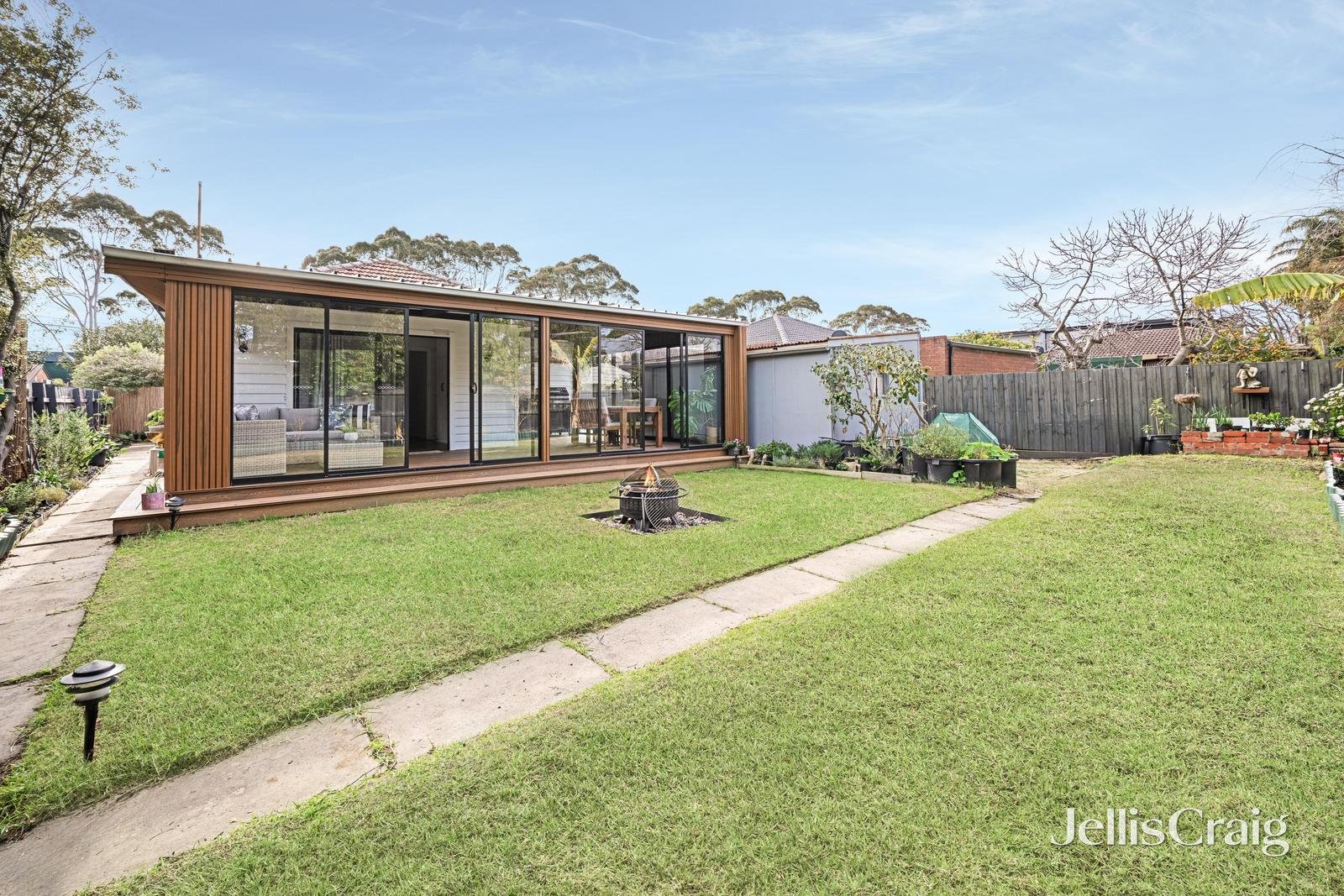 2 Johnston Street, Mentone image 11