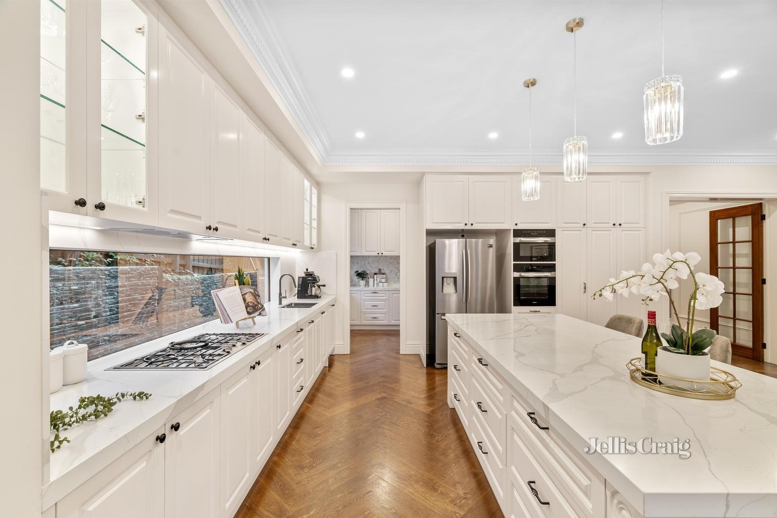 2 Jubilee Street, Mount Waverley image 4