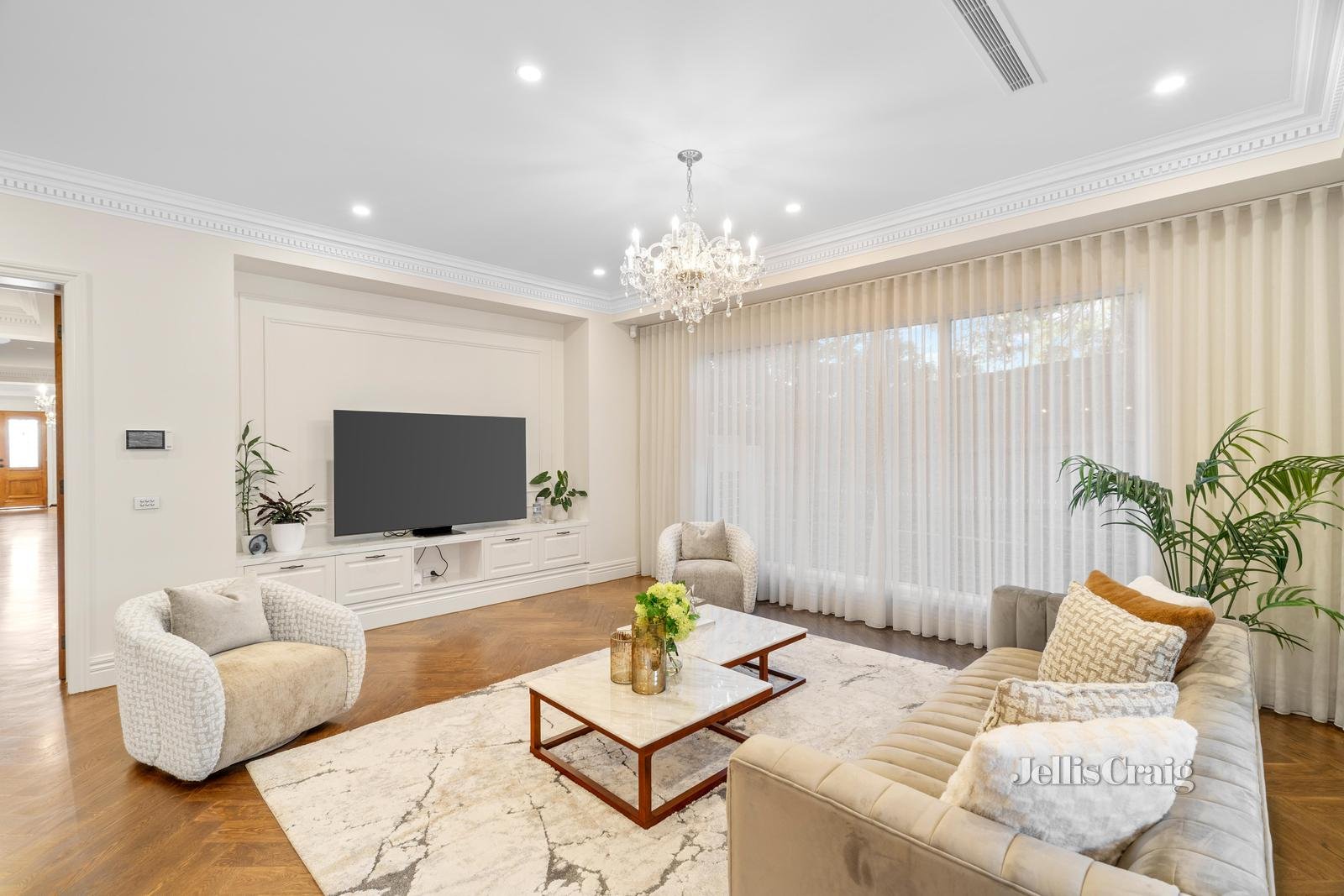 2 Jubilee Street, Mount Waverley image 7